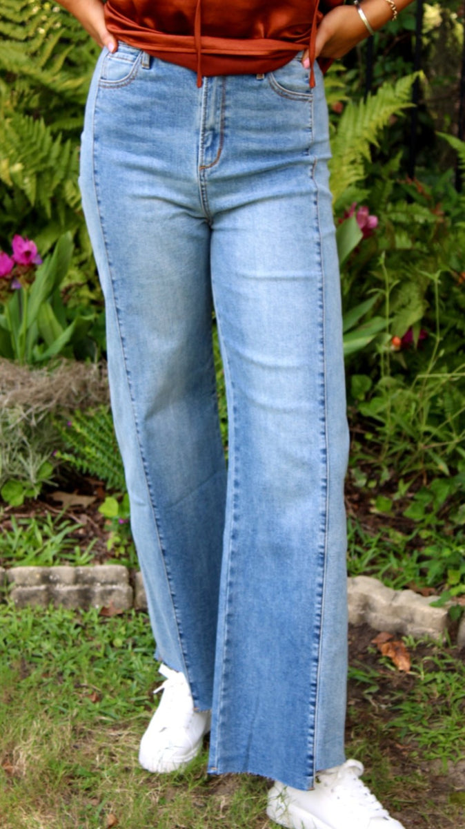 ANNIE BOTTOM